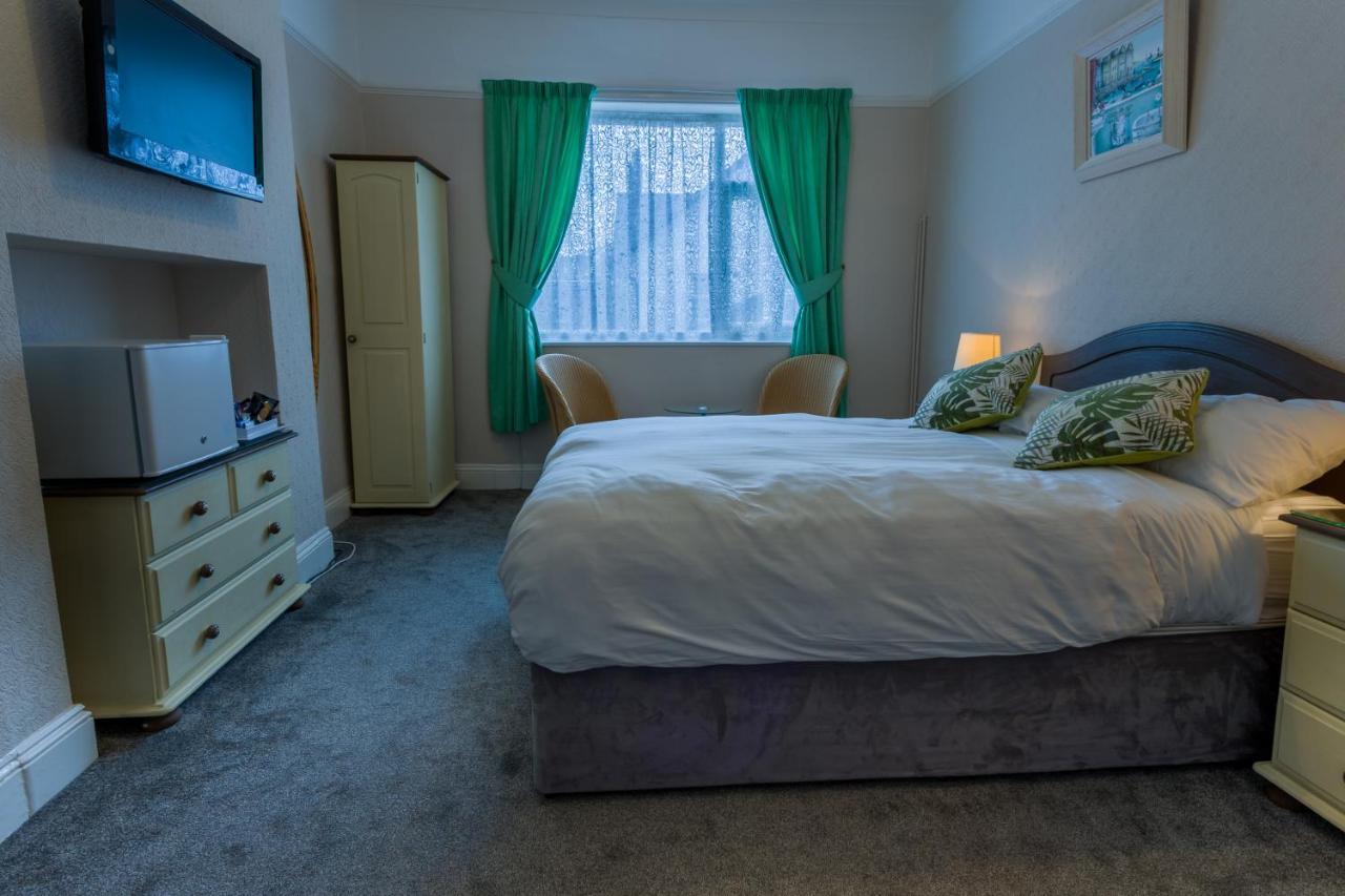 Relax At Rosscourt Guest House-Free On Site Parking (Adults Only) Bournemouth Luaran gambar